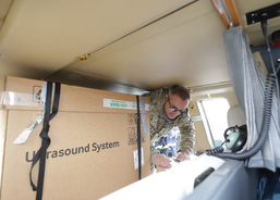 Dostat ultrazvuk do vrtulníku nebyla žádná legrace.