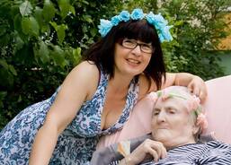 Zaměstnanci a dobrovolníci se snaží obyvatelům zpestřit život různými aktivitami. 