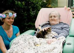 Zaměstnanci a dobrovolníci se snaží obyvatelům zpestřit život různými aktivitami. 