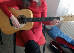 Relaxační místnost je určená ke ztišení či výuce na hudební nástroj