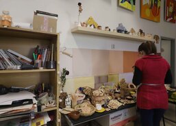 Velký zájem je o práci v keramické dílně