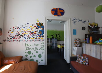 Covid mladé uvrhl do izolace, ze které se těžko dostávají