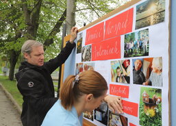 Chybět nemohla ani prezentace činnosti Domácího hospice Antonínek. Při instalaci jsme přistihli vedoucího hospice Radka Nohála s hospicovou zdravotní sestrou Marií Križalkovičovou.