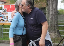 Úsměvy na tváři i v cíli s kilometry v nohou, tak to vypadalo v sobotu 7. 5. při charitativní akci Během a chůzí pro Domící hospic Antonínek v Dolním Němčí.