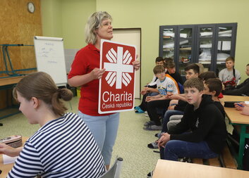 Zástupci Charity nechyběli na Dni prevence v Základní škole Za Alejí