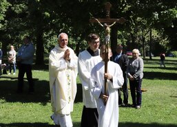 Začátek poutní mše svaté Domácího hospice Antonínek. 