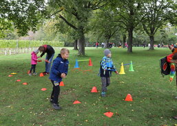 Pro děti dobrovolníci připravili deset stanovišť. 