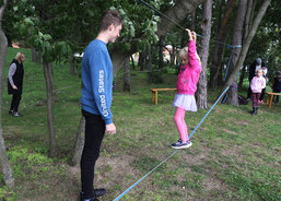 Dobrovolníci pro malé návštěvníky připravili deset stanovišť.