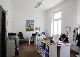 Návštěvníci se při Dni otevřených dveří v Centru duševního zdraví dostali i do kanceláří, kde bylo připravené pro příchozí drobné pohoštění.