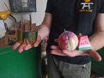 V Labyrintu v rámci ergoterapie vyrábí kromě zákopových svíček také ozdobné. 