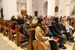 Mše svaté se zúčastnili pracovníci Charity, uprchlíci z Ukrajiny a další věřící