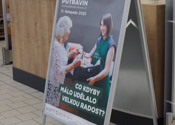 Rekordní množství potravin darovali potřebným lidé ve sbírce v Uherském Hradišti