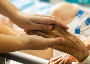 Pracuji s mimořádnými kolegyněmi a kolegy, kteří jsou silnými individualitami a přitom skvěle spolupracují v týmu, říká zakladatel Domácího hospice Antonínek Radek Nohál