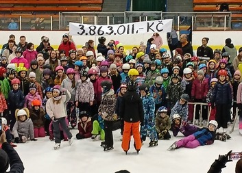 Koledníci Tříkrálové sbírky obsadili zimní stadion v Uherském Hradišti